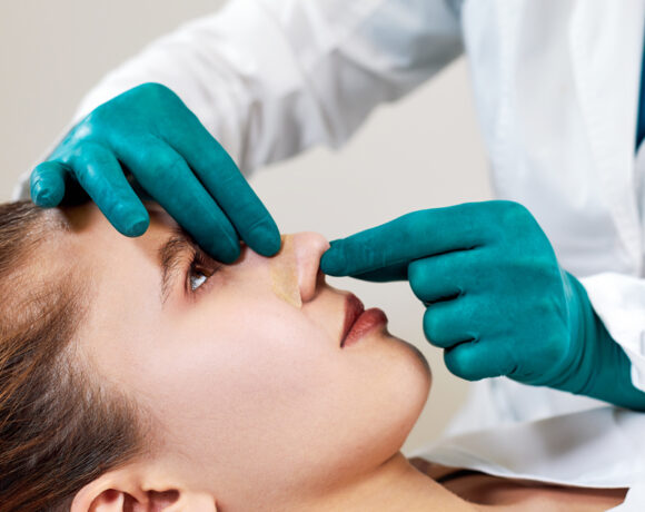 Naso ideale? Come scegliere tra chirurgia e medicina estetica?